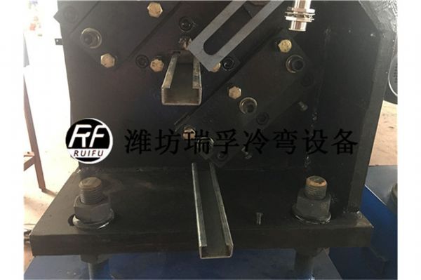 C型橫擔(dān)設(shè)備-40X20
