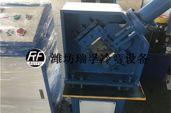 C型橫擔(dān)設(shè)備-50X15