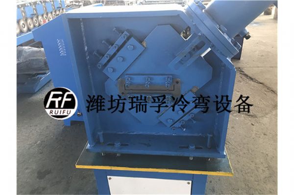 U型梯邊設(shè)備